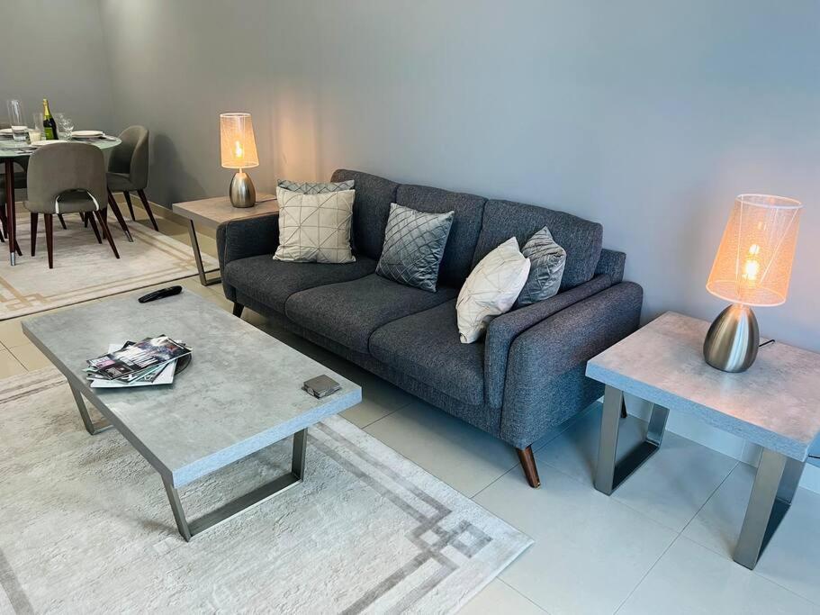 1 Bed Apartment With Sea View, Pool, Gym & Free Parking In Dubai Marina Экстерьер фото