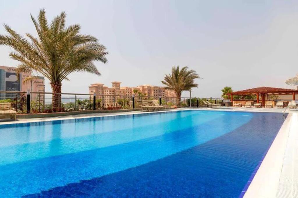 1 Bed Apartment With Sea View, Pool, Gym & Free Parking In Dubai Marina Экстерьер фото